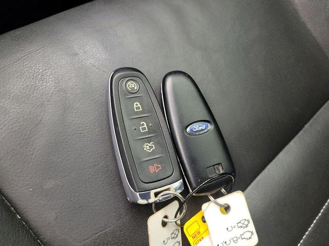Photo of 2014 Black Ford Escape