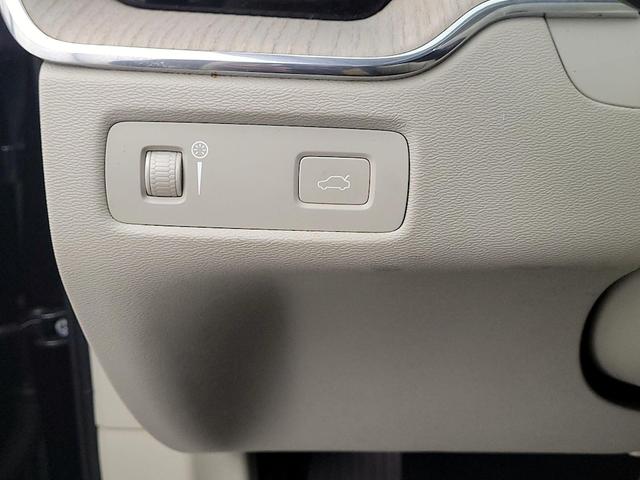 Photo of 2021 Black Volvo XC60
