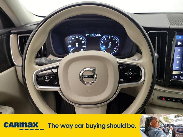 Photo of 2021 Black Volvo XC60