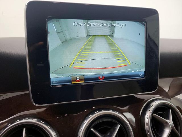 Photo of 2017 White Mercedes-Benz GLA 250