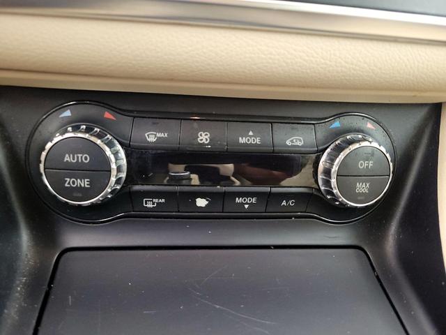 Photo of 2017 White Mercedes-Benz GLA 250
