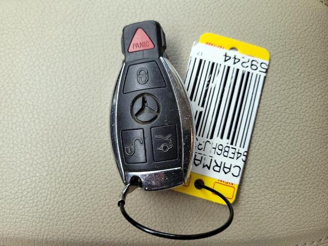 Photo of 2017 White Mercedes-Benz GLA 250