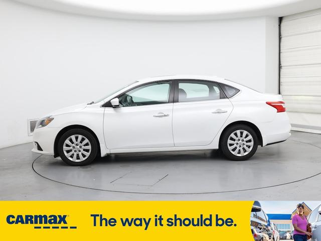 Photo of 2017 White Nissan Sentra