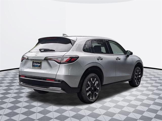 Photo of 2026 Lunar Silver Honda HR-V