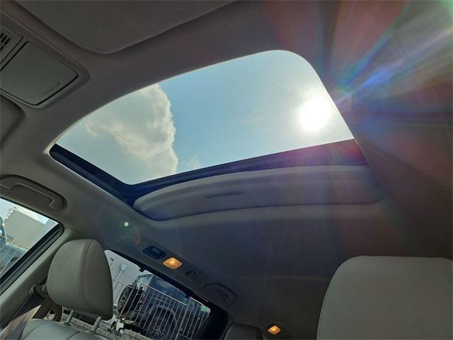 Photo of 2014 Modern Steel Metallic Honda Odyssey