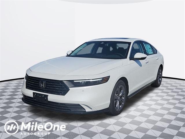 Photo of 2025 Platinum White Honda Accord Hybrid