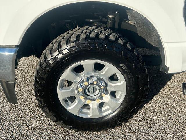 Photo of 2023 Oxford White Ford F-250