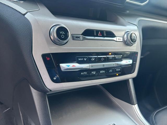 Photo of 2023 Carbonized Gray Metallic Ford Explorer