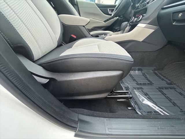 Photo of 2022 Crystal White Pearl Subaru Forester