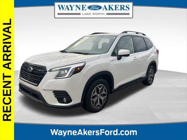 Photo of 2022 Crystal White Pearl Subaru Forester