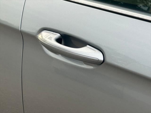 Photo of 2022 Silver Metallic Ford Edge