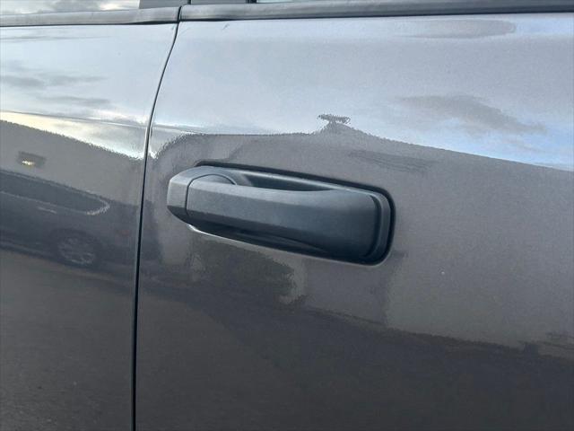 Photo of 2023 Granite Crystal Metallic Clearcoat RAM 2500