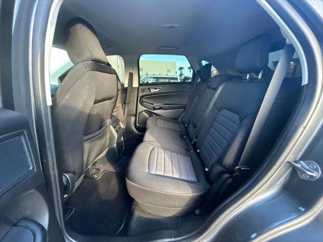 Photo of 2024 Carbonized Gray Metallic Ford Edge