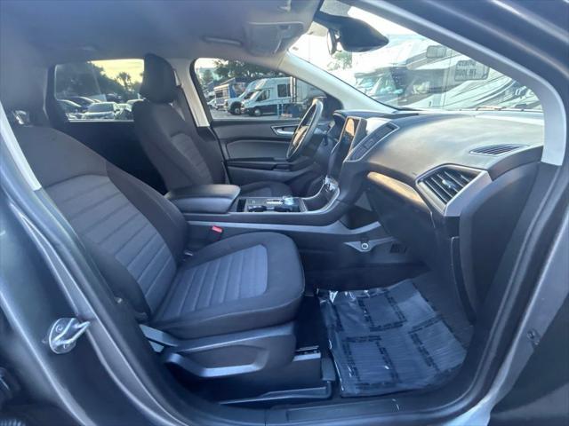 Photo of 2024 Carbonized Gray Metallic Ford Edge