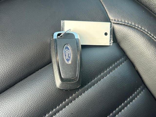 Photo of 2024 Black Metallic Ford Edge