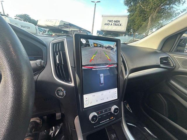 Photo of 2024 Black Metallic Ford Edge