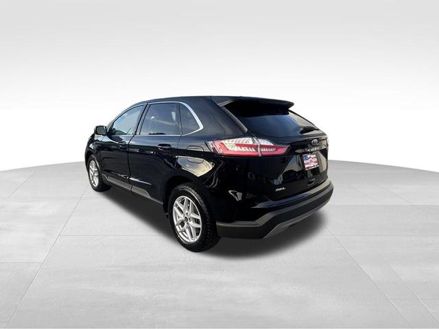 Photo of 2024 Black Metallic Ford Edge