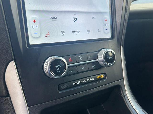 Photo of 2024 Black Metallic Ford Edge