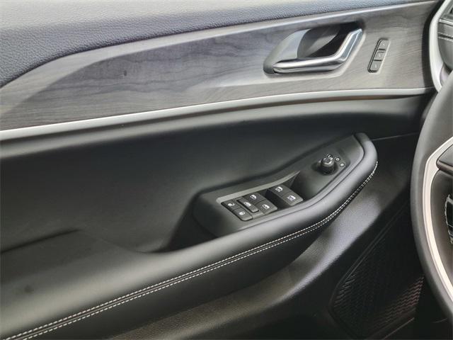 Photo of 2025 Velvet Red Pearlcoat Jeep Grand Cherokee L