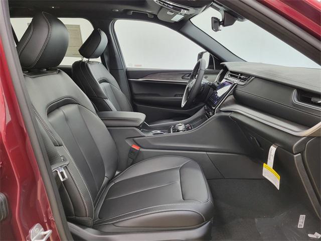 Photo of 2025 Velvet Red Pearlcoat Jeep Grand Cherokee L