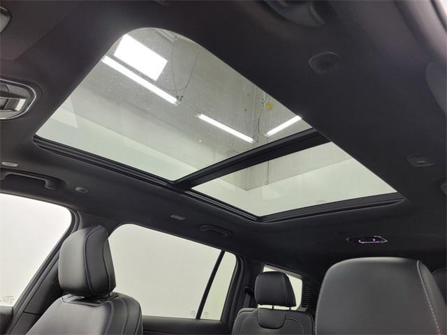 Photo of 2025 Bright White Clearcoat Jeep Grand Cherokee L