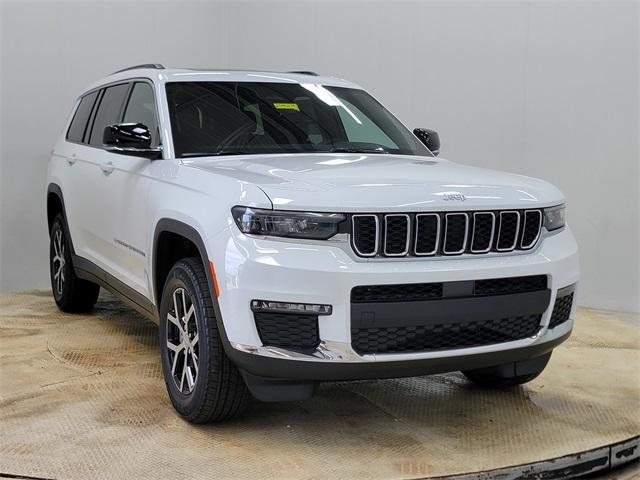 Photo of 2025 Bright White Clearcoat Jeep Grand Cherokee L