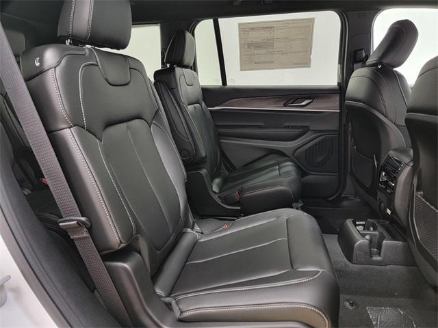 Photo of 2025 Bright White Clearcoat Jeep Grand Cherokee L