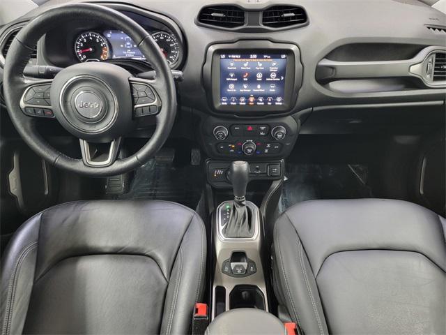 Photo of 2021 Alpine White Clearcoat Jeep Renegade