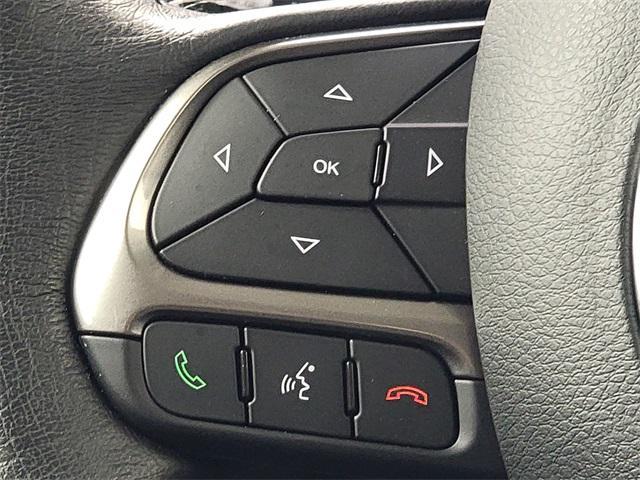 Photo of 2021 Alpine White Clearcoat Jeep Renegade