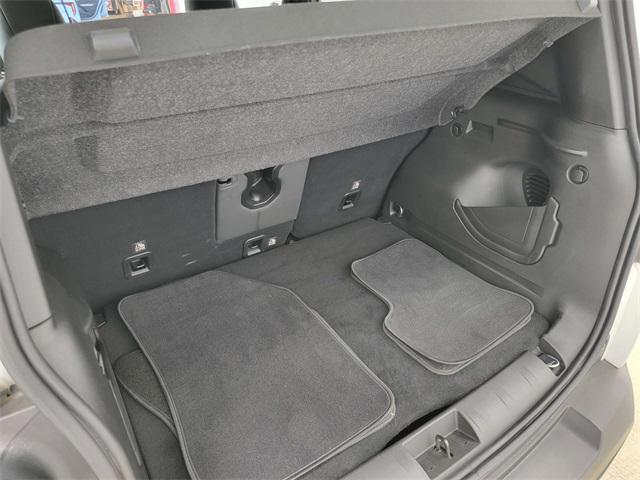 Photo of 2021 Alpine White Clearcoat Jeep Renegade