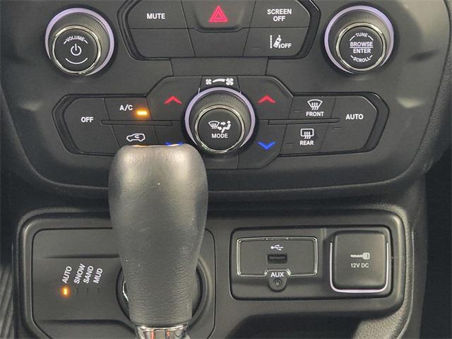 Photo of 2021 Alpine White Clearcoat Jeep Renegade