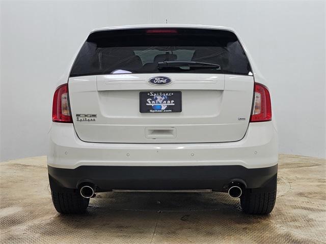 Photo of 2013 White Suede Ford Edge