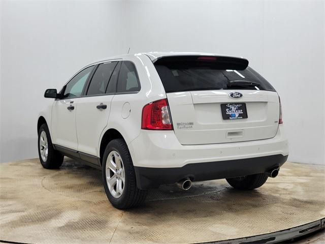 Photo of 2013 White Suede Ford Edge