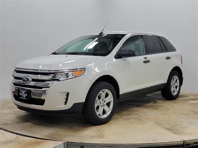 Photo of 2013 White Suede Ford Edge