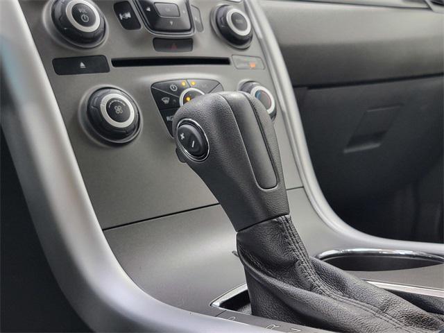 Photo of 2013 White Suede Ford Edge