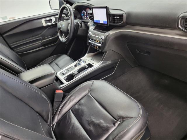 Photo of 2020 Atlas Blue Metallic Ford Explorer