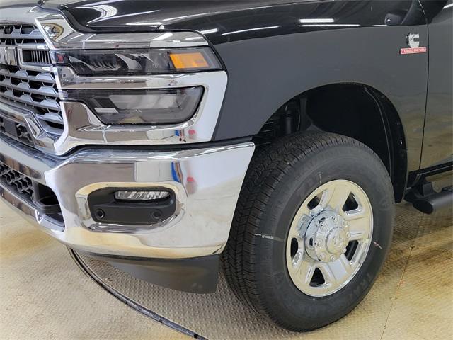 Photo of 2025 Diamond Black Crystal Pearlcoat RAM 2500