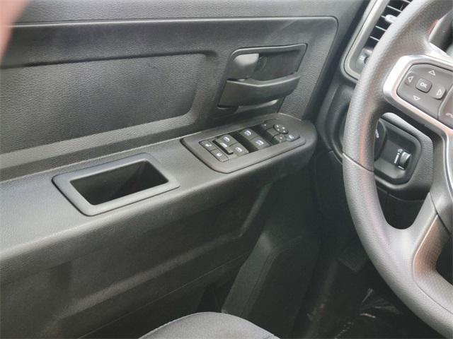 Photo of 2025 Diamond Black Crystal Pearlcoat RAM 2500