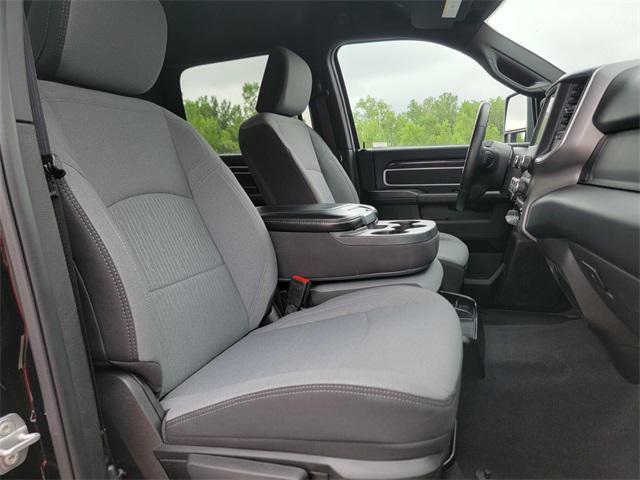 Photo of 2024 Diamond Black Crystal Pearlcoat RAM 2500