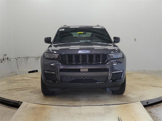 Photo of 2025 Baltic Gray Metallic Clearcoat Jeep Grand Cherokee L