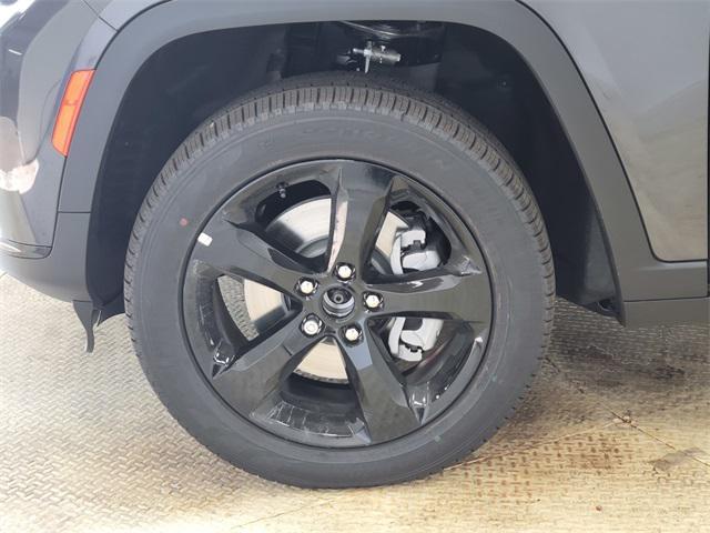 Photo of 2025 Baltic Gray Metallic Clearcoat Jeep Grand Cherokee L