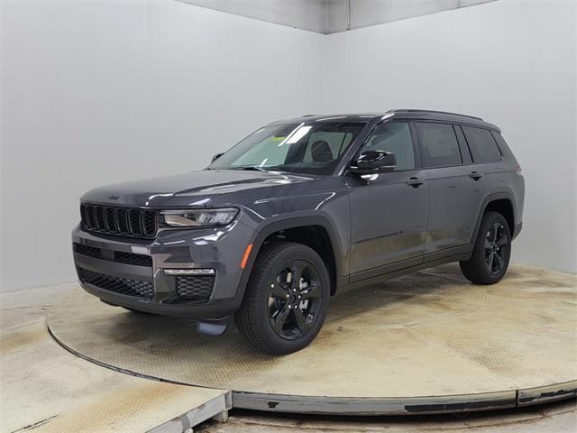 Photo of 2025 Baltic Gray Metallic Clearcoat Jeep Grand Cherokee L