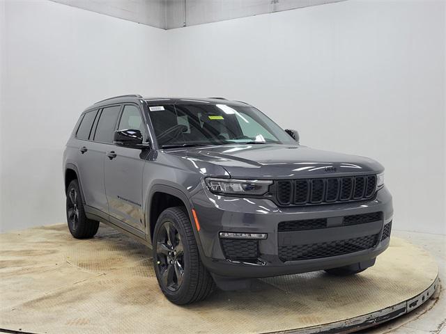 Photo of 2025 Baltic Gray Metallic Clearcoat Jeep Grand Cherokee L