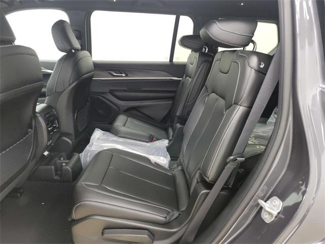 Photo of 2025 Baltic Gray Metallic Clearcoat Jeep Grand Cherokee L