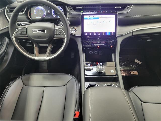 Photo of 2025 Baltic Gray Metallic Clearcoat Jeep Grand Cherokee L