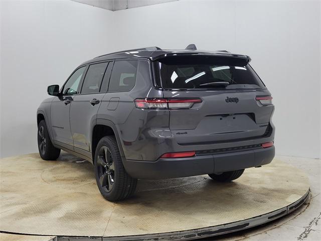 Photo of 2025 Baltic Gray Metallic Clearcoat Jeep Grand Cherokee L