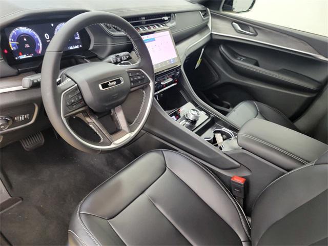 Photo of 2025 Baltic Gray Metallic Clearcoat Jeep Grand Cherokee L