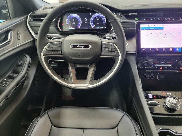 Photo of 2025 Baltic Gray Metallic Clearcoat Jeep Grand Cherokee L