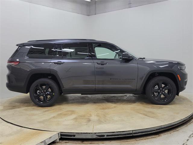 Photo of 2025 Baltic Gray Metallic Clearcoat Jeep Grand Cherokee L