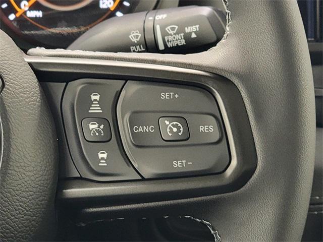 Photo of 2025 Bright White Clearcoat Jeep Gladiator